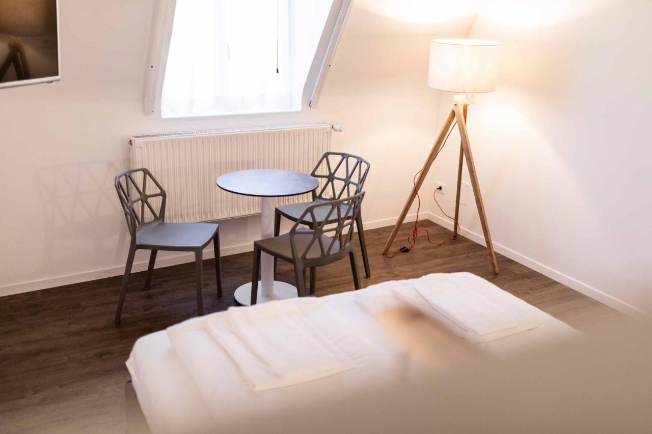 Stay Cooper L Guesthouse Zum Loewen เมราโน ภายนอก รูปภาพ
