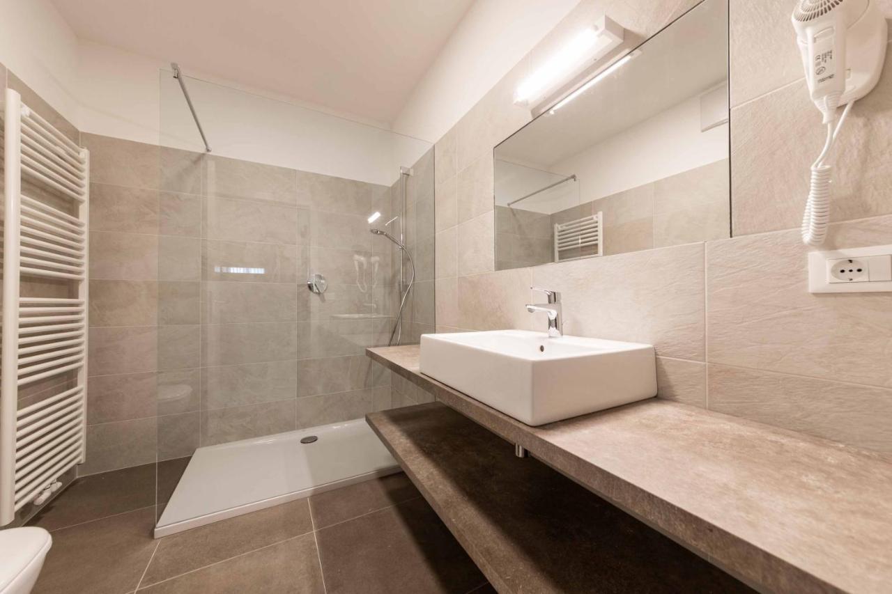 Stay Cooper L Guesthouse Zum Loewen เมราโน ภายนอก รูปภาพ