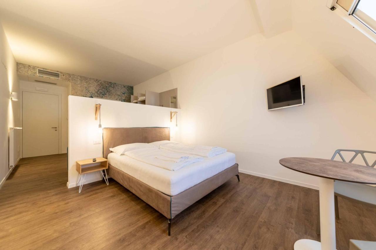 Stay Cooper L Guesthouse Zum Loewen เมราโน ภายนอก รูปภาพ